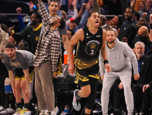 世界杯赛程-连续两场大逆转冲击西部前四！疯狂的勇士回来了