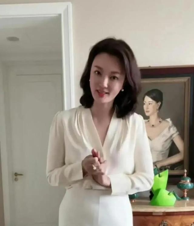直播平台-怪不得都叫她人间尤物，这是当年最美央视春晚主持人刘芳菲